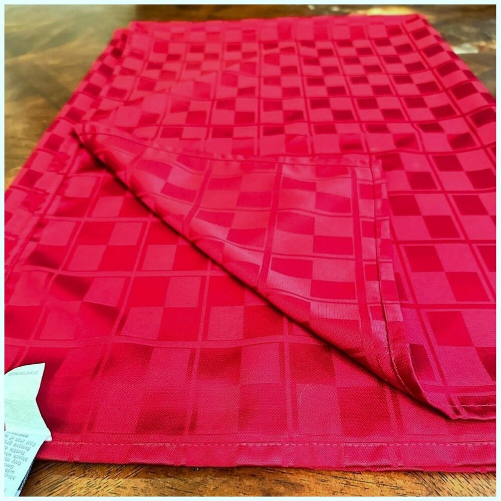 Food Network Tablecloth Red Checkered Pattern Rectangular ~68" x 50" - Picture 2 of 5